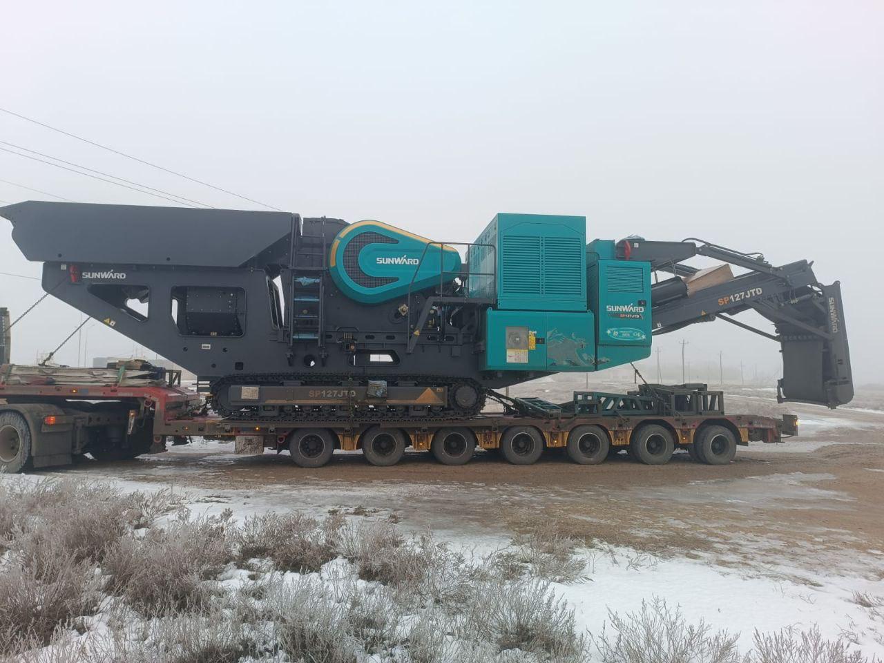 Мобильная щековая дробилка SUNWARD SP127JTD при дроблении гранита