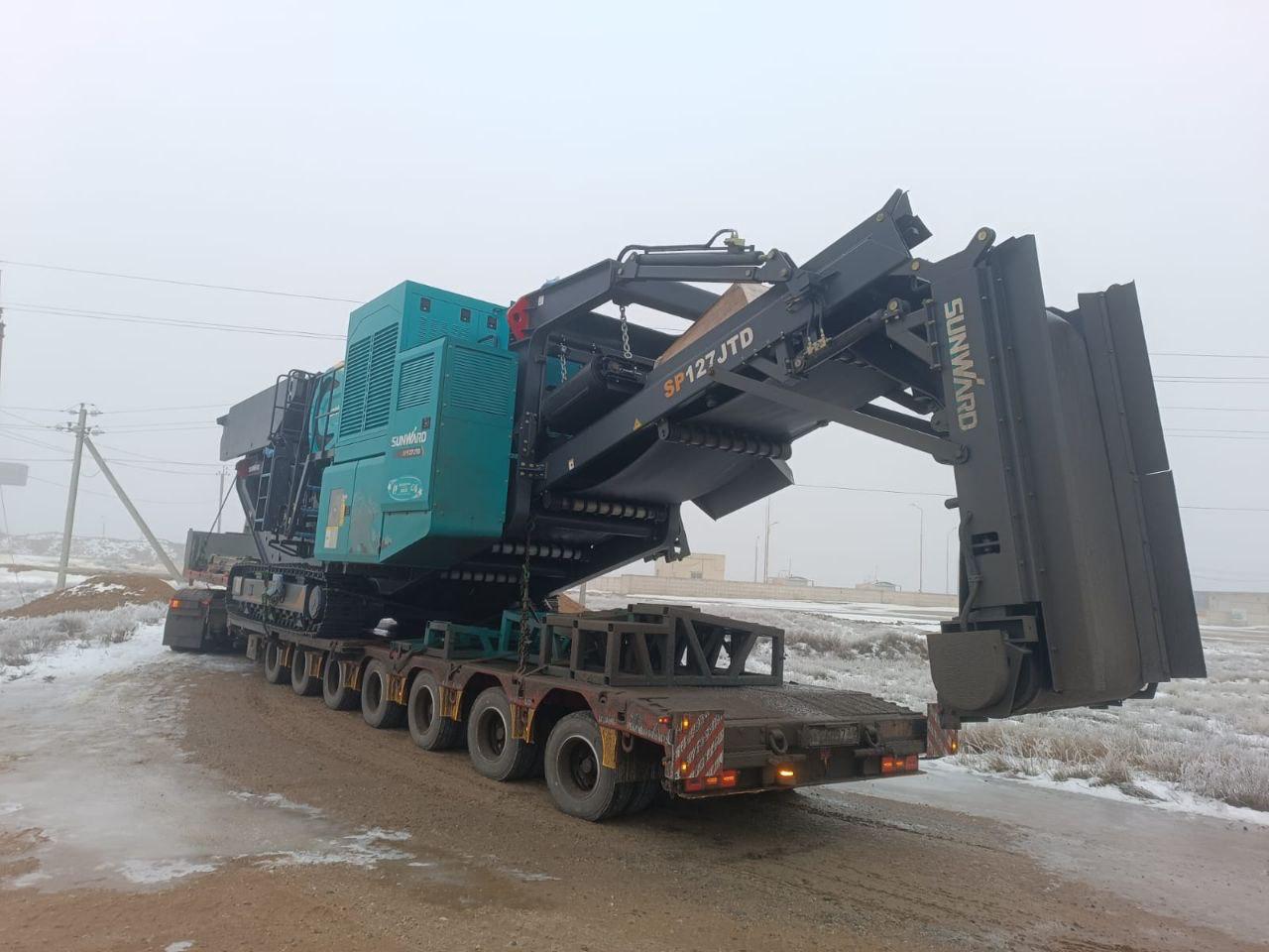 Мобильная щековая дробилка SUNWARD SP127JTD при дроблении гранита